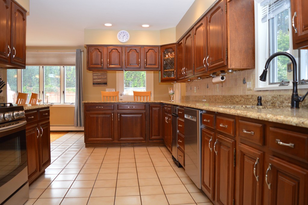 41 Circuit Road Medford, MA 02155 - Photo 4 of 19 Gallery Image 4