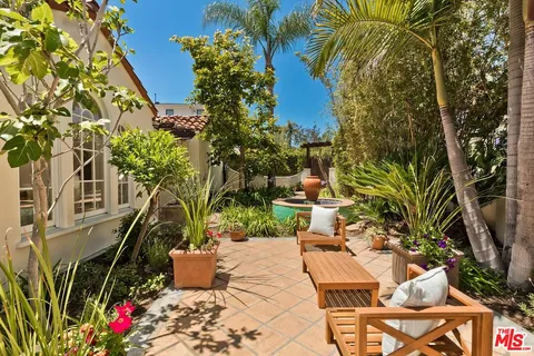 $2,495,000 | 10514 Kinnard Avenue, Los Angeles, CA 90024