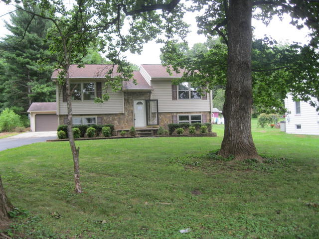 2235 Valleydale Road Salem, VA 24153 - Photo 1 of 19 FRONT
