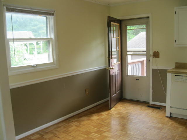 2235 Valleydale Road Salem, VA 24153 - Photo 8 of 19 IMG_2188_39
