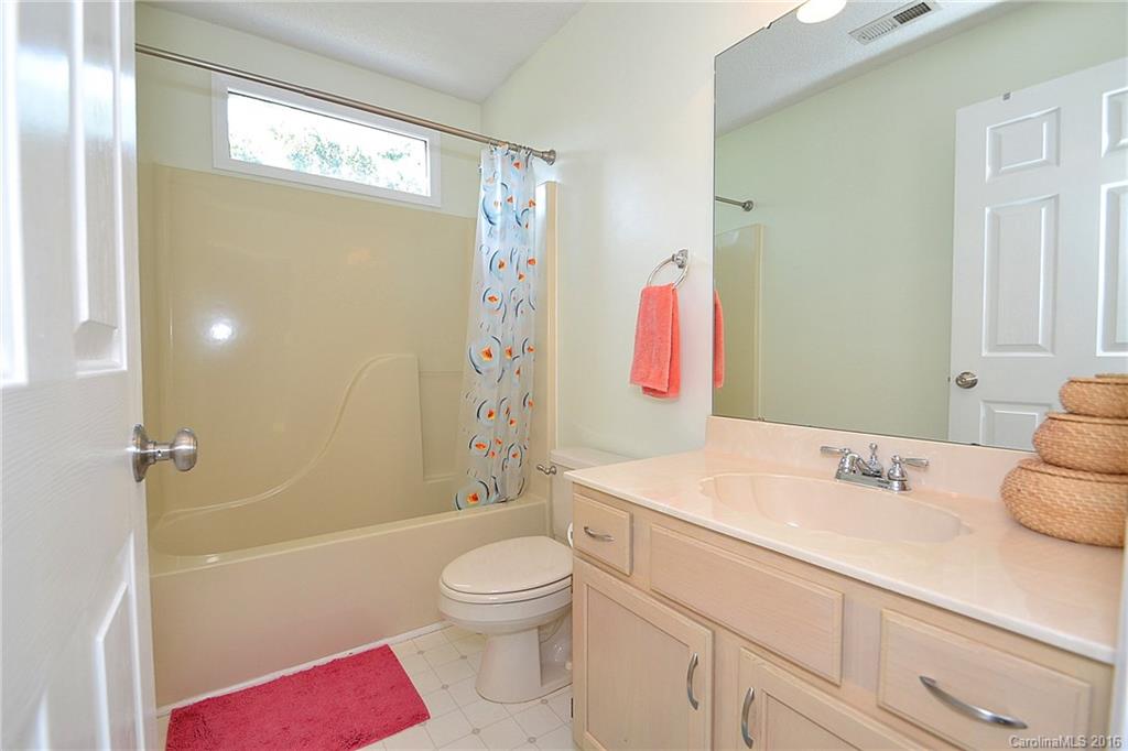 11408 Coreopsis Road Charlotte, NC 28213 - Photo 13 of 17 Gallery Image 13