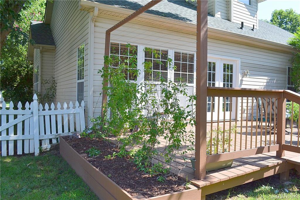 11408 Coreopsis Road Charlotte, NC 28213 - Photo 16 of 17 Gallery Image 16