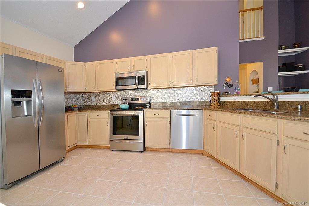 11408 Coreopsis Road Charlotte, NC 28213 - Photo 3 of 17 Gallery Image 3