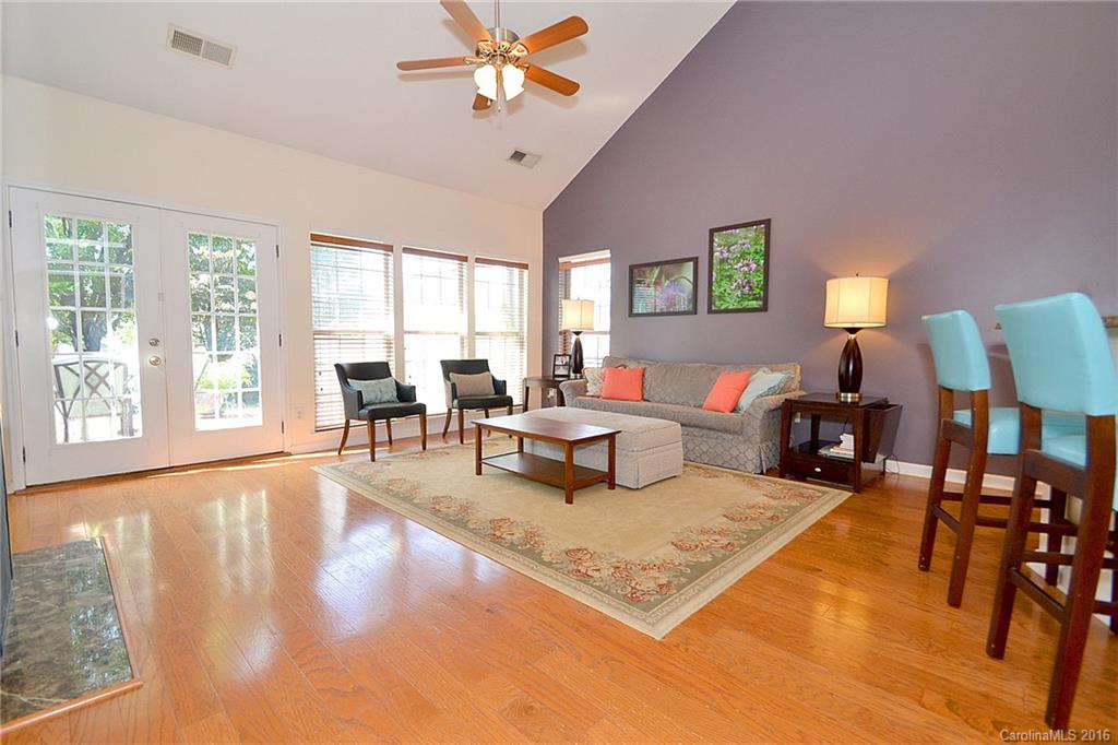 11408 Coreopsis Road Charlotte, NC 28213 - Photo 6 of 17 Gallery Image 6