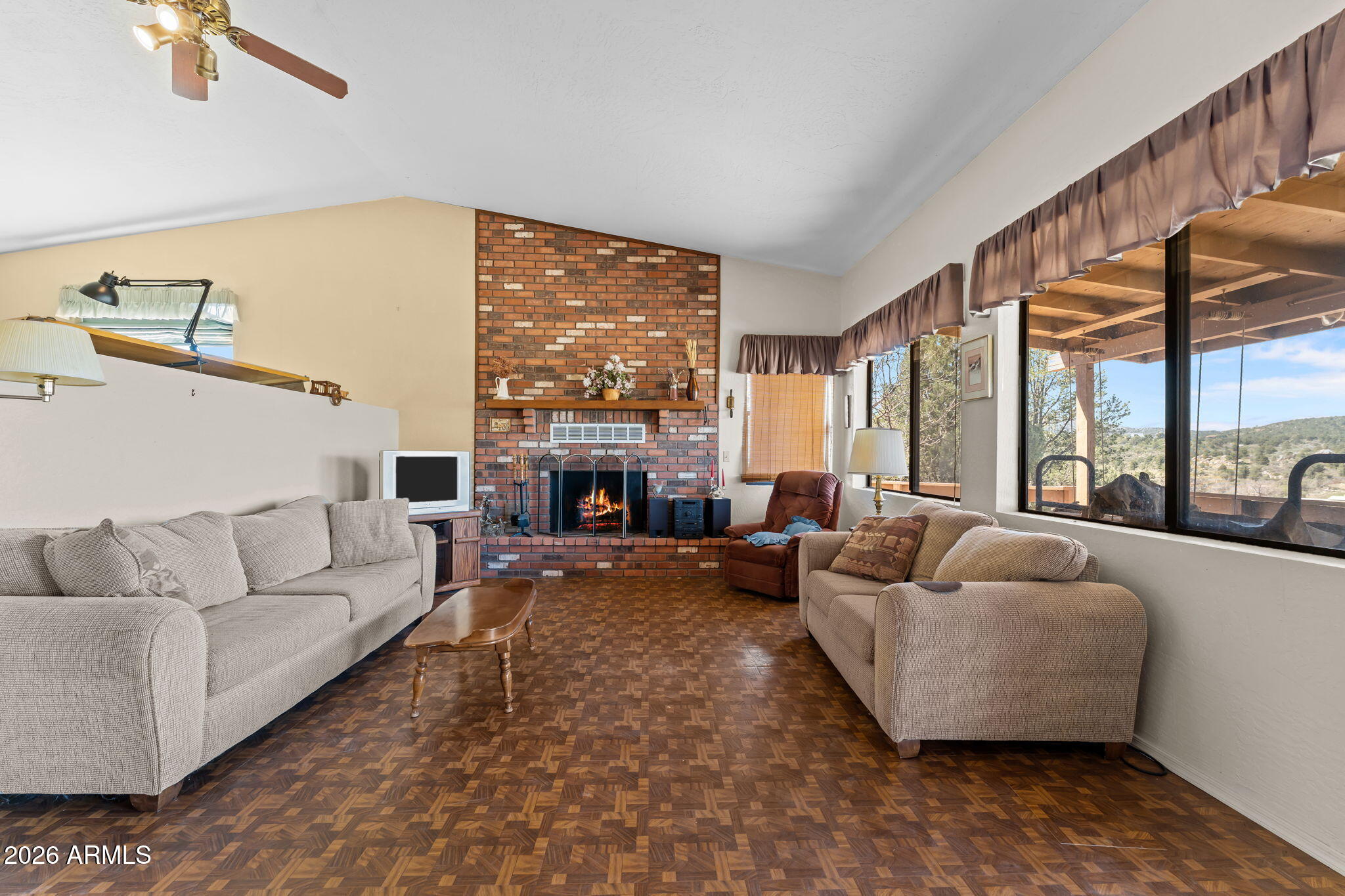 17839 Pinon Lane Peeples Valley, AZ 86332 - Photo 6 of 24 17-web-or-mls-DSC01544