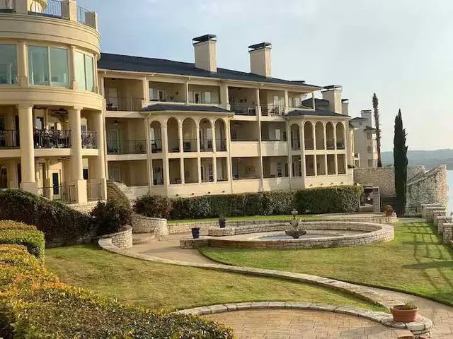 $1,395 | 3404 American Drive, Unit 2216, Lago Vista, TX 78645