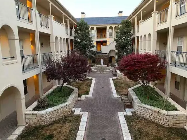 $1,395 | 3404 American Drive, Unit 2216, Lago Vista, TX 78645