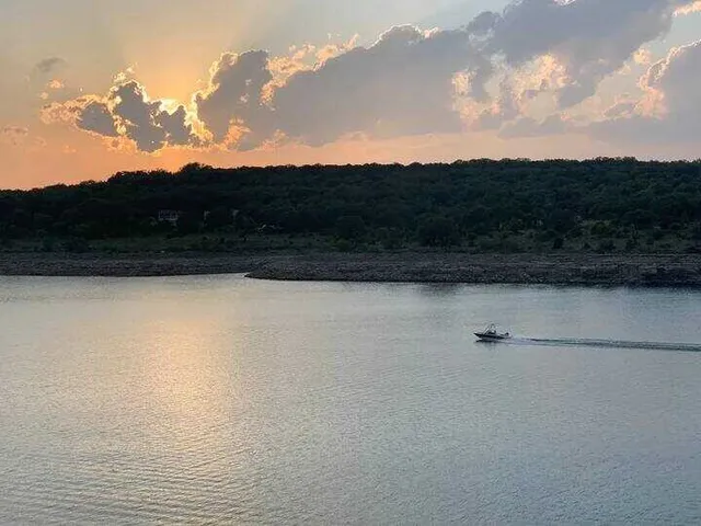 $1,395 | 3404 American Drive, Unit 2216, Lago Vista, TX 78645