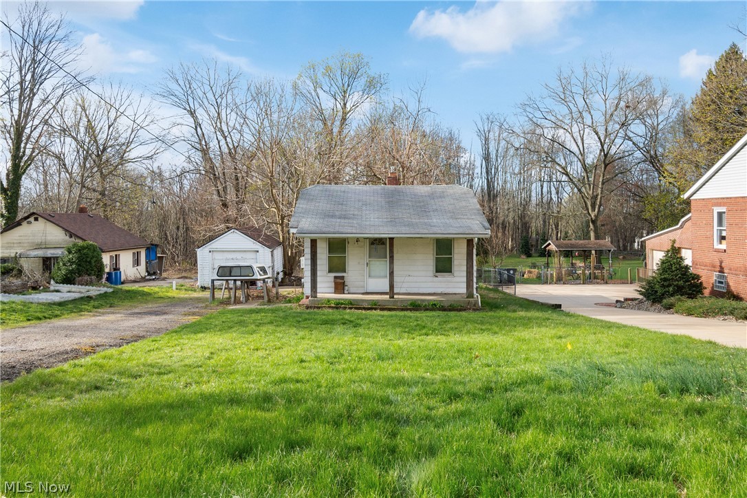 1664 Woods Road Akron, OH 44306 - Photo 1 of 9