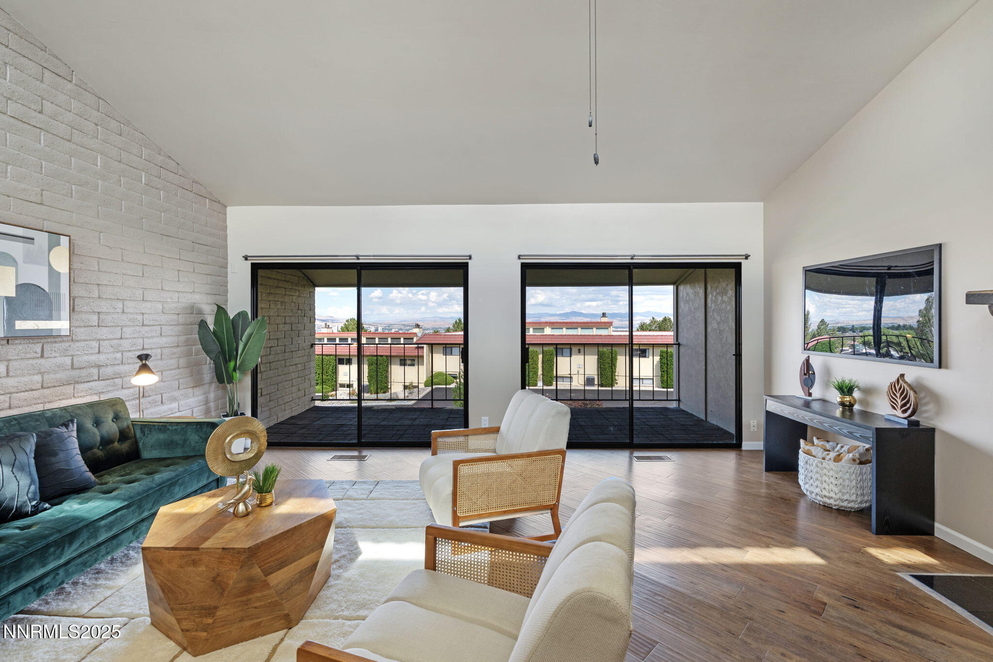 3471 Skyline Boulevard Reno, NV 89509 - Photo 14 of 45 22-web-or-mls-DSC00242