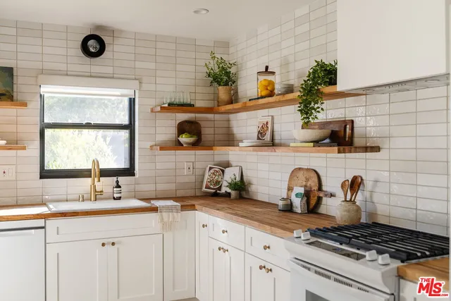 $4,500 | 1943 12th, Unit B, Santa Monica, CA 90404