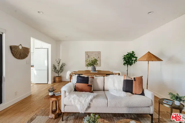 $4,500 | 1943 12th, Unit B, Santa Monica, CA 90404