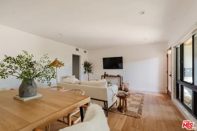 $4,500 | 1943 12th, Unit B, Santa Monica, CA 90404