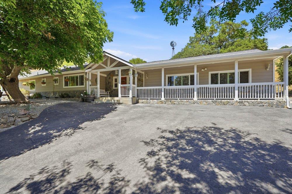 1755 Paradise View Road Morgan Hill, CA 95037 - Photo 5 of 43