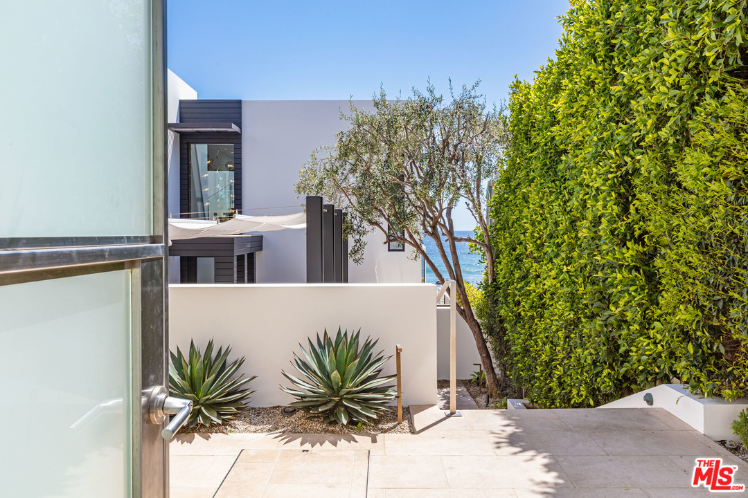 24146 Malibu Road Malibu, CA 90265 - Photo 7 of 49