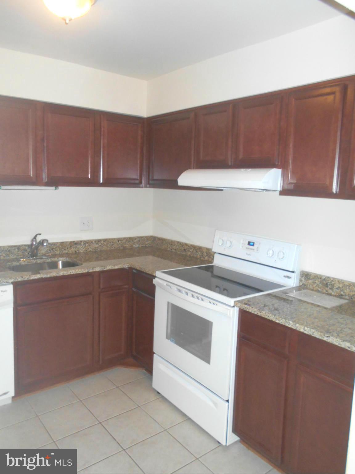 6149 Edsall Road, Unit I Alexandria, VA 22304 - Photo 8 of 30 Kitchen