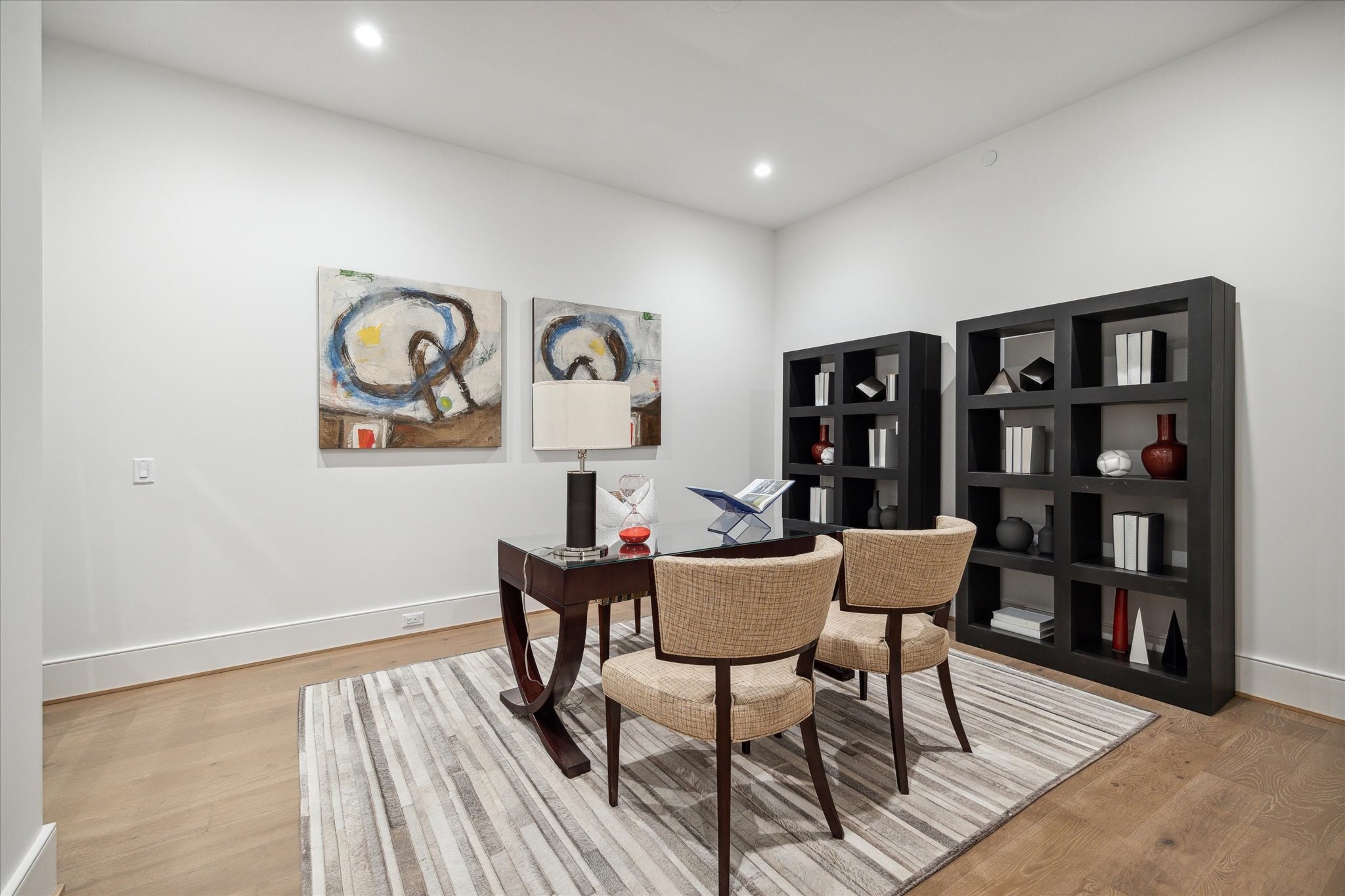 5656 San Felipe Street, Unit 701 Houston, TX 77056 - Photo 12 of 44 Enjoy this ultimate flexibility of this room. Perfectly designed to serve as a private home office or a dedicated media/entertainment area. Photo of similar unit with same layout.