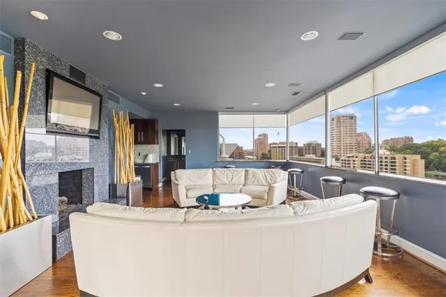 $198,000 | 803 West 48th Street, Unit 101, Kansas City, MO 64112