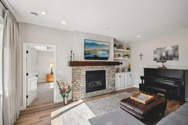 $599,900 | 1976 Mulberry Lane, Carver, MN 55315