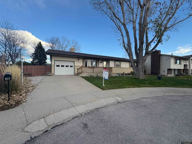 $389,000 | 627 Harrison Street, Douglas, WY 82633