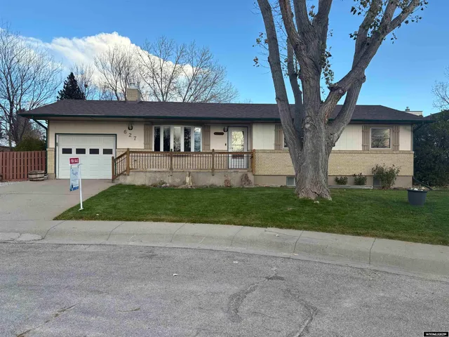 $389,000 | 627 Harrison Street, Douglas, WY 82633