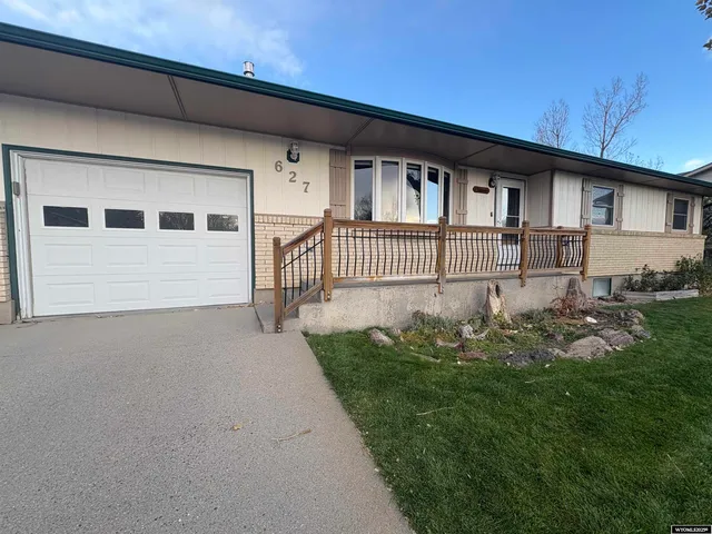 $389,000 | 627 Harrison Street, Douglas, WY 82633