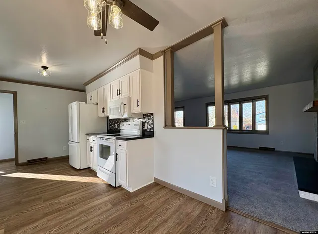 $389,000 | 627 Harrison Street, Douglas, WY 82633