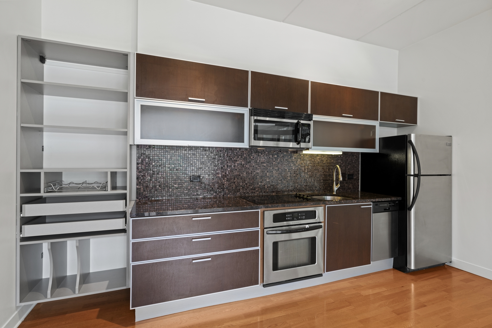 660 West Wayman Street, Unit 201B Chicago, IL 60661 - Photo 14 of 34