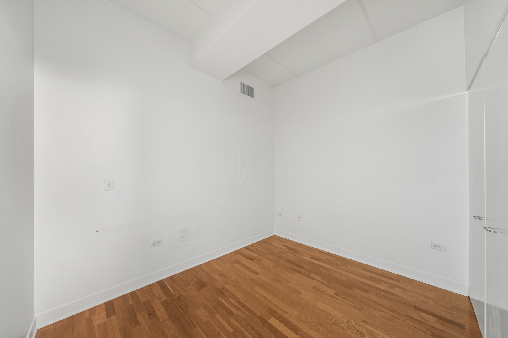 660 West Wayman Street, Unit 201B Chicago, IL 60661 - Photo 21 of 34 a view of empty room