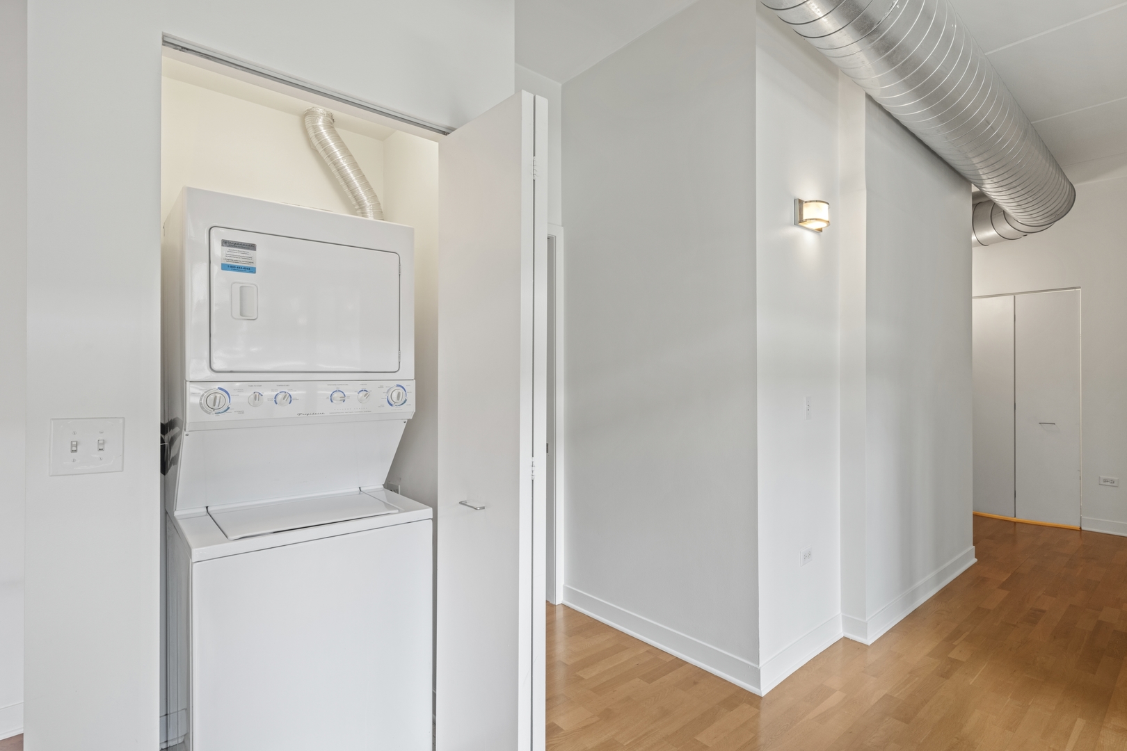 660 West Wayman Street, Unit 201B Chicago, IL 60661 - Photo 24 of 34 a view of bathroom