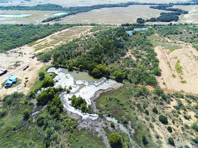 a black and white photo of a mirror
