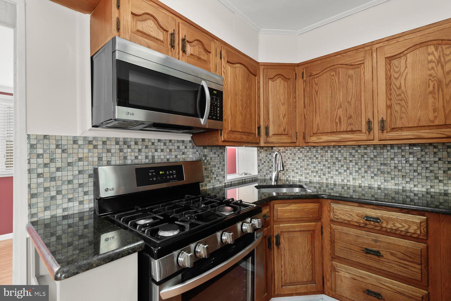 35 Ridgemoor Road Essex, MD 21221 - Photo 12 of 43 Eat In Kitchen