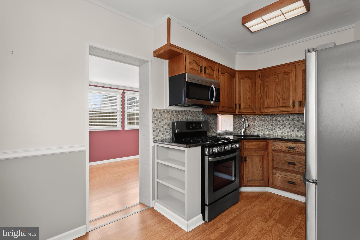 35 Ridgemoor Road Essex, MD 21221 - Photo 14 of 43 Eat In Kitchen