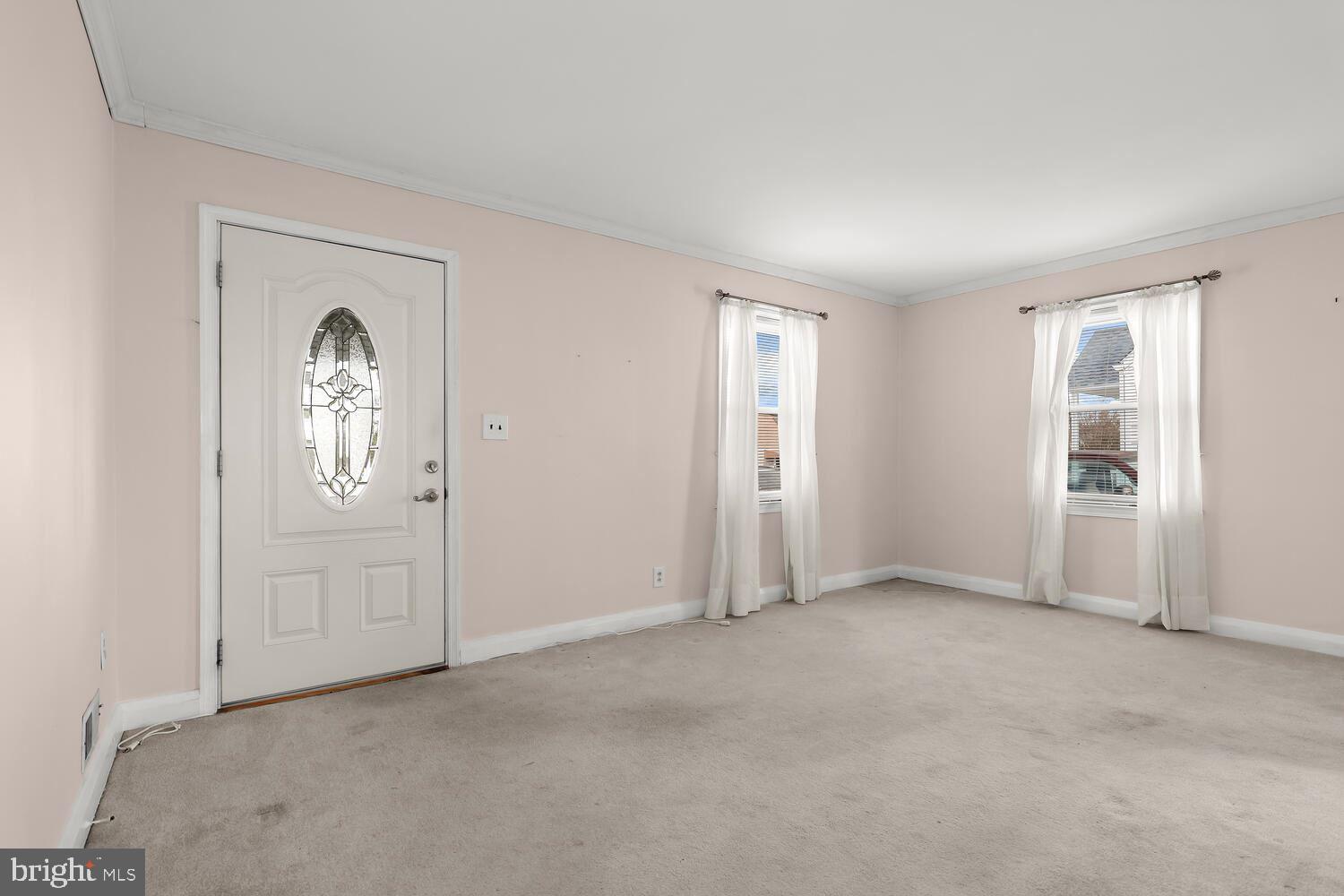 35 Ridgemoor Road Essex, MD 21221 - Photo 7 of 43 Living Room