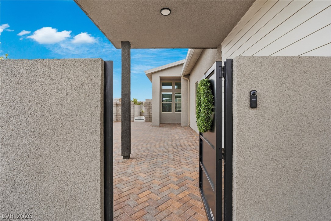 10253 Fairview Rdg Court Las Vegas, NV 89166 - Photo 3 of 61