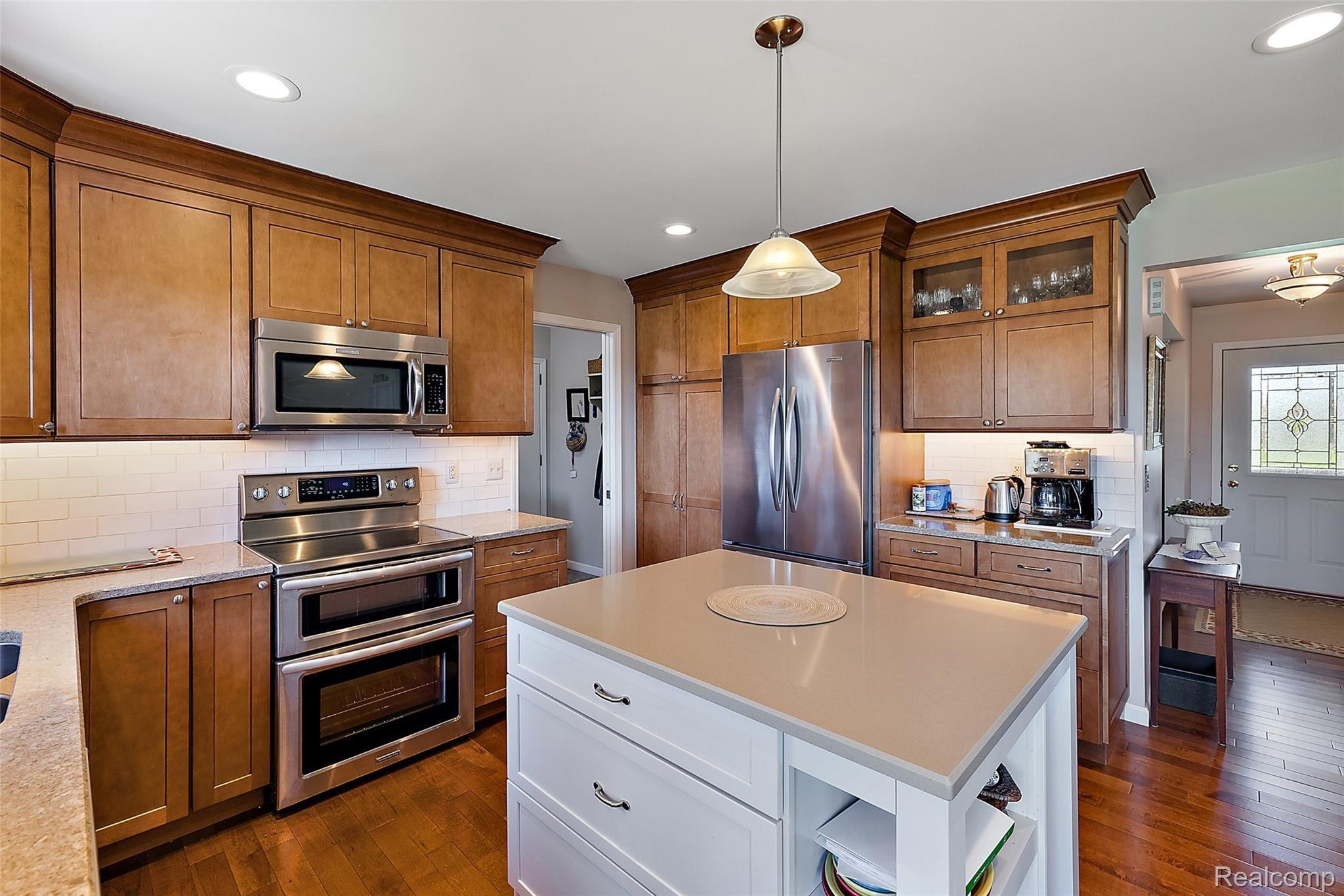 2656 Lake George Road Oakland, MI 48363 - Photo 12 of 64 2656 Lake George-36.jpg