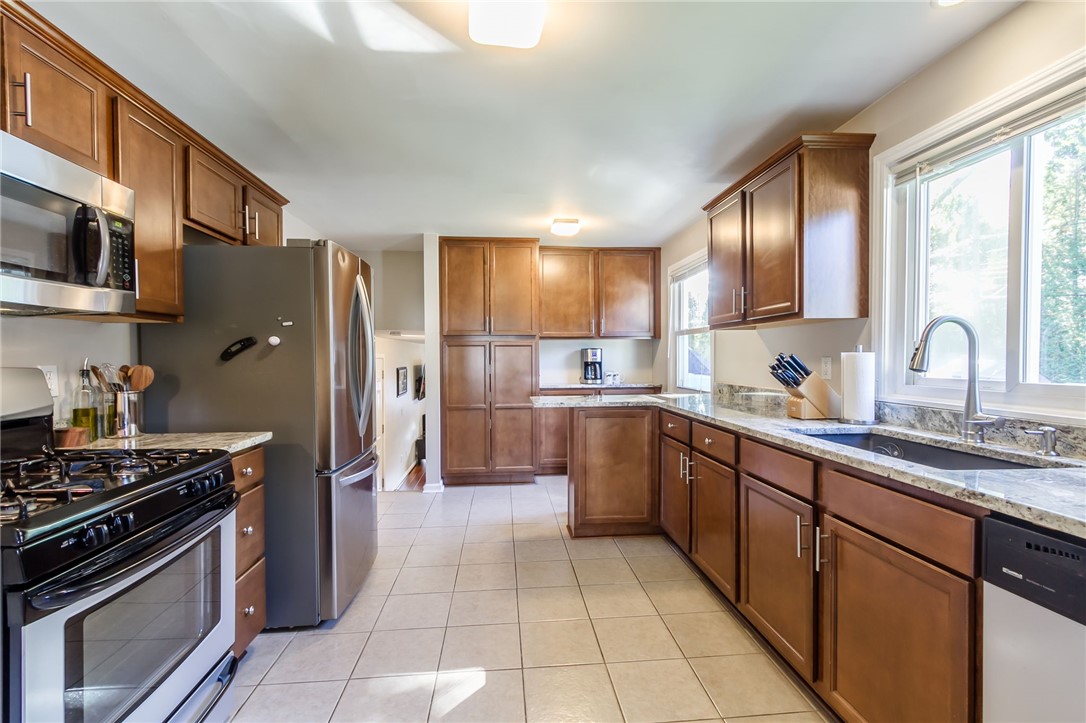 292 Sandoris Circle Irondequoit, NY 14622 - Photo 11 of 28