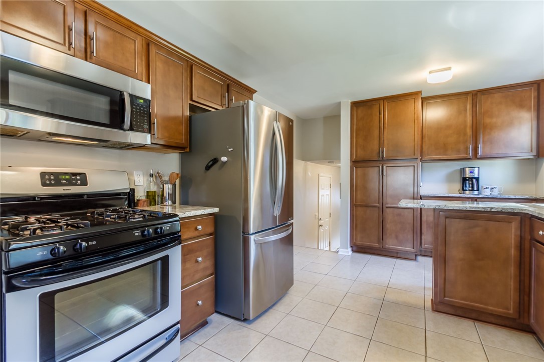 292 Sandoris Circle Irondequoit, NY 14622 - Photo 12 of 28