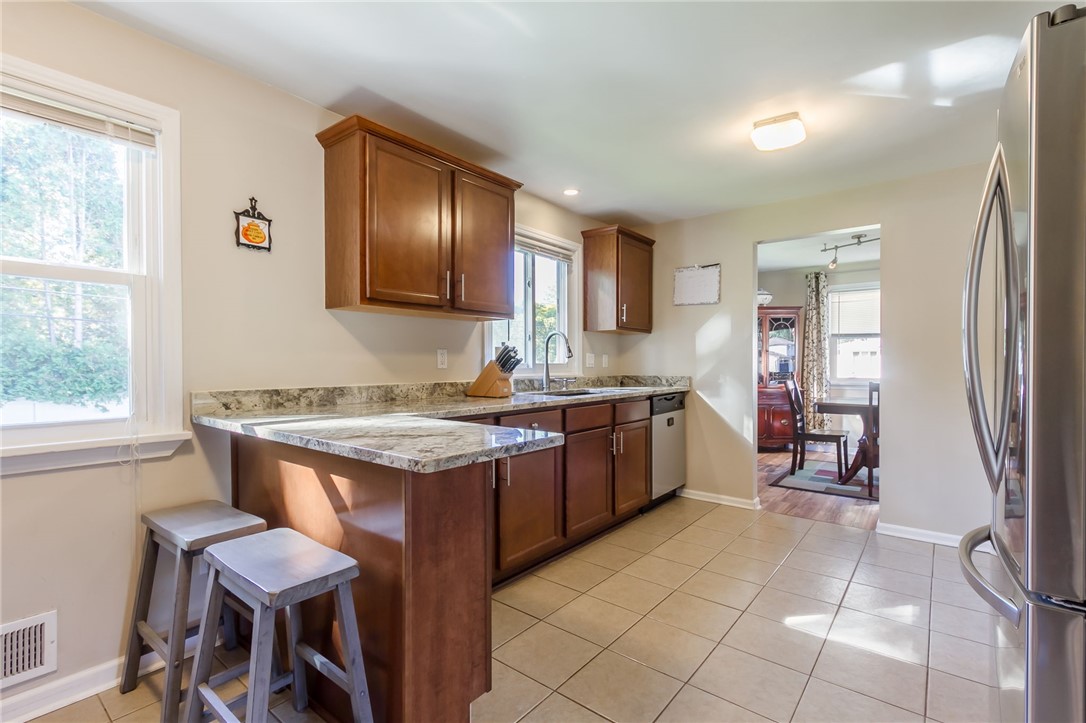 292 Sandoris Circle Irondequoit, NY 14622 - Photo 13 of 28