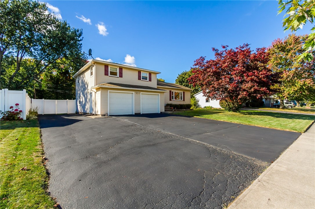 292 Sandoris Circle Irondequoit, NY 14622 - Photo 2 of 28