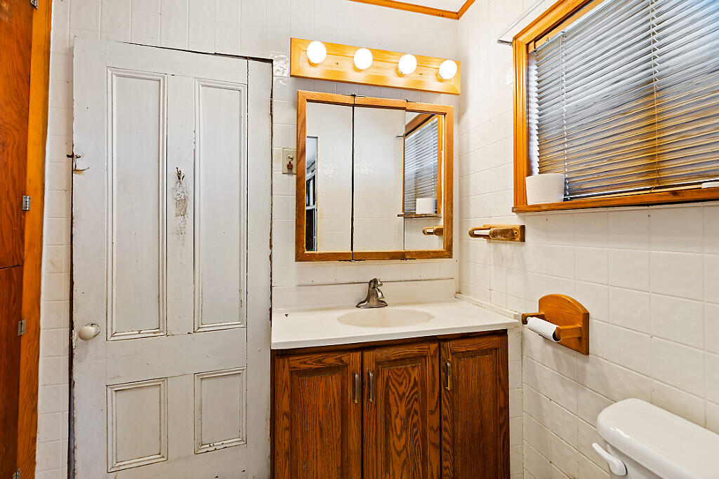 318 Pinkham Brook Road Durham, ME 04222 - Photo 16 of 38 25_BP5A5317_DxO_mls