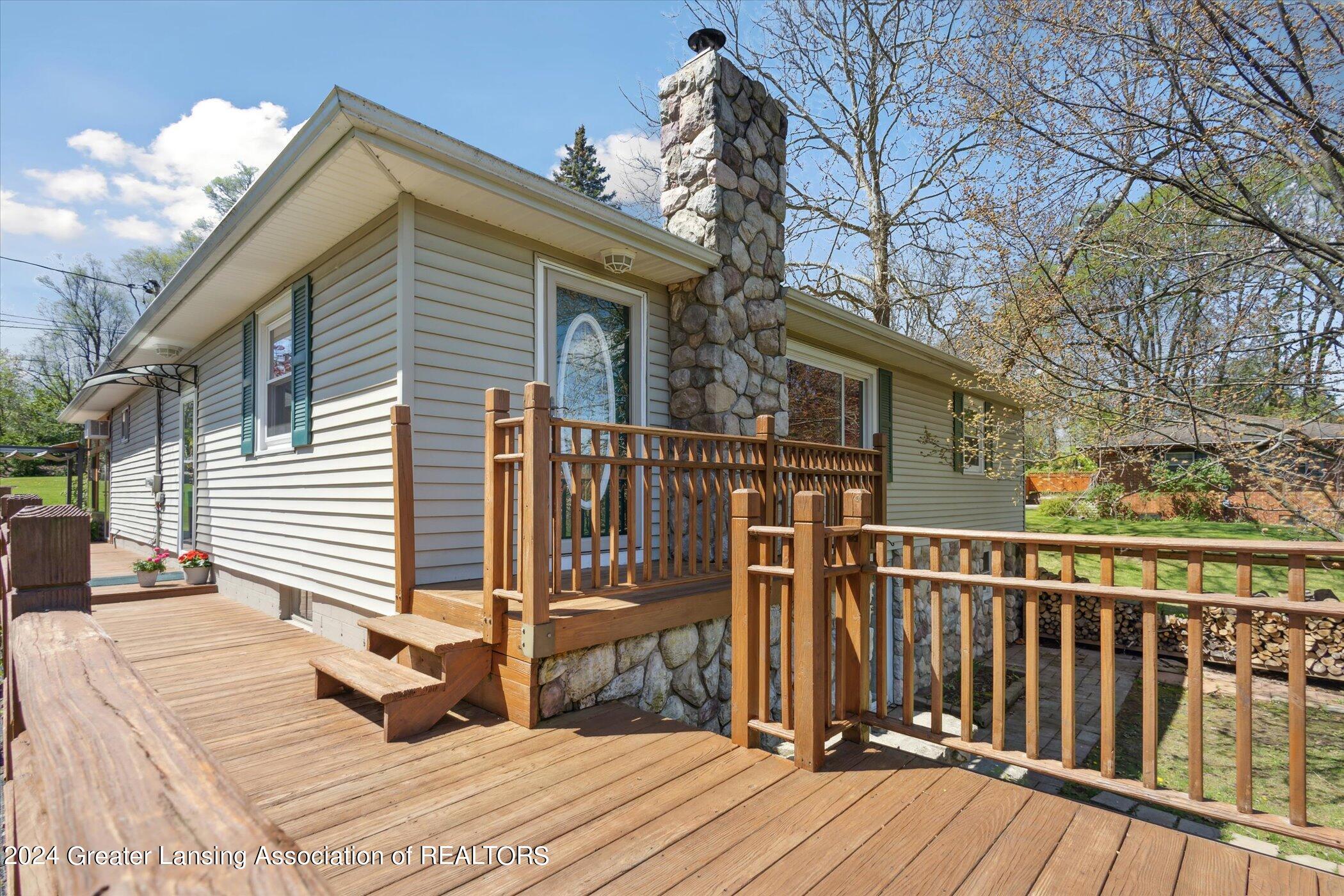 3957 Dell Road Holt, MI 48842 - Photo 4 of 43 05-3957-Dell-Rd-Holt-MI-48842-WindowStil