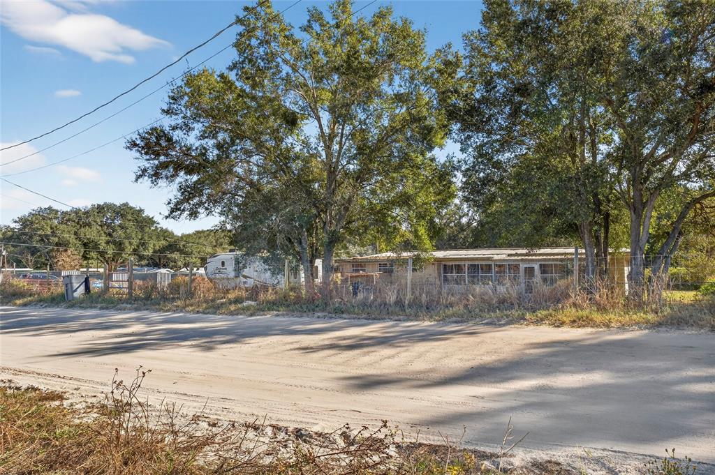 38710 Townsend Road Dade City, FL 33525 - Photo 10 of 17 a view of a backyard of the house