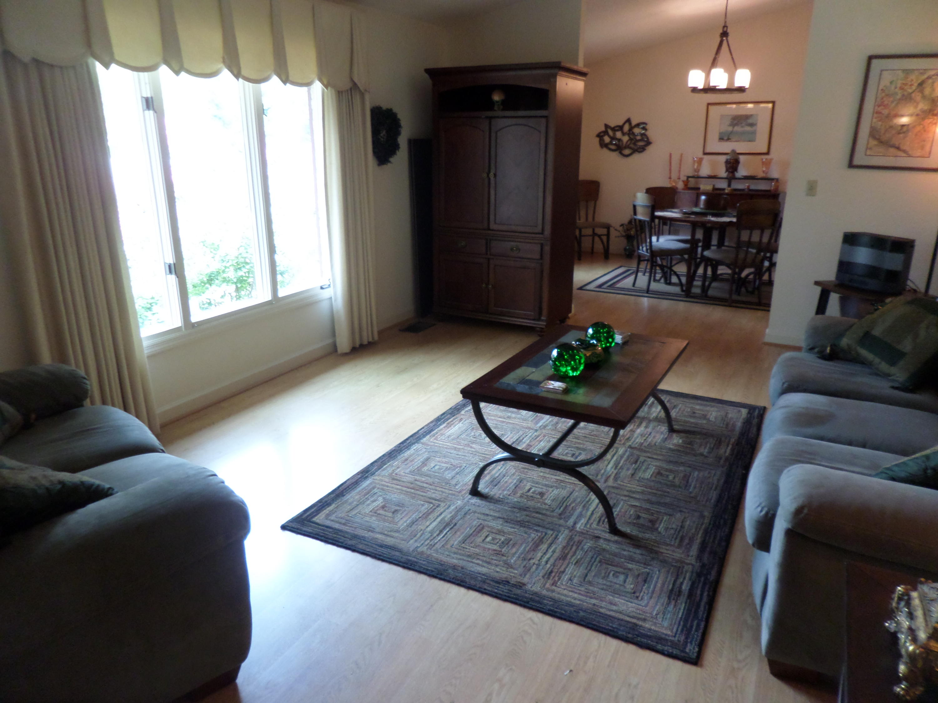 112 Claremont Road Oak Ridge, TN 37830 - Photo 8 of 34 Living room