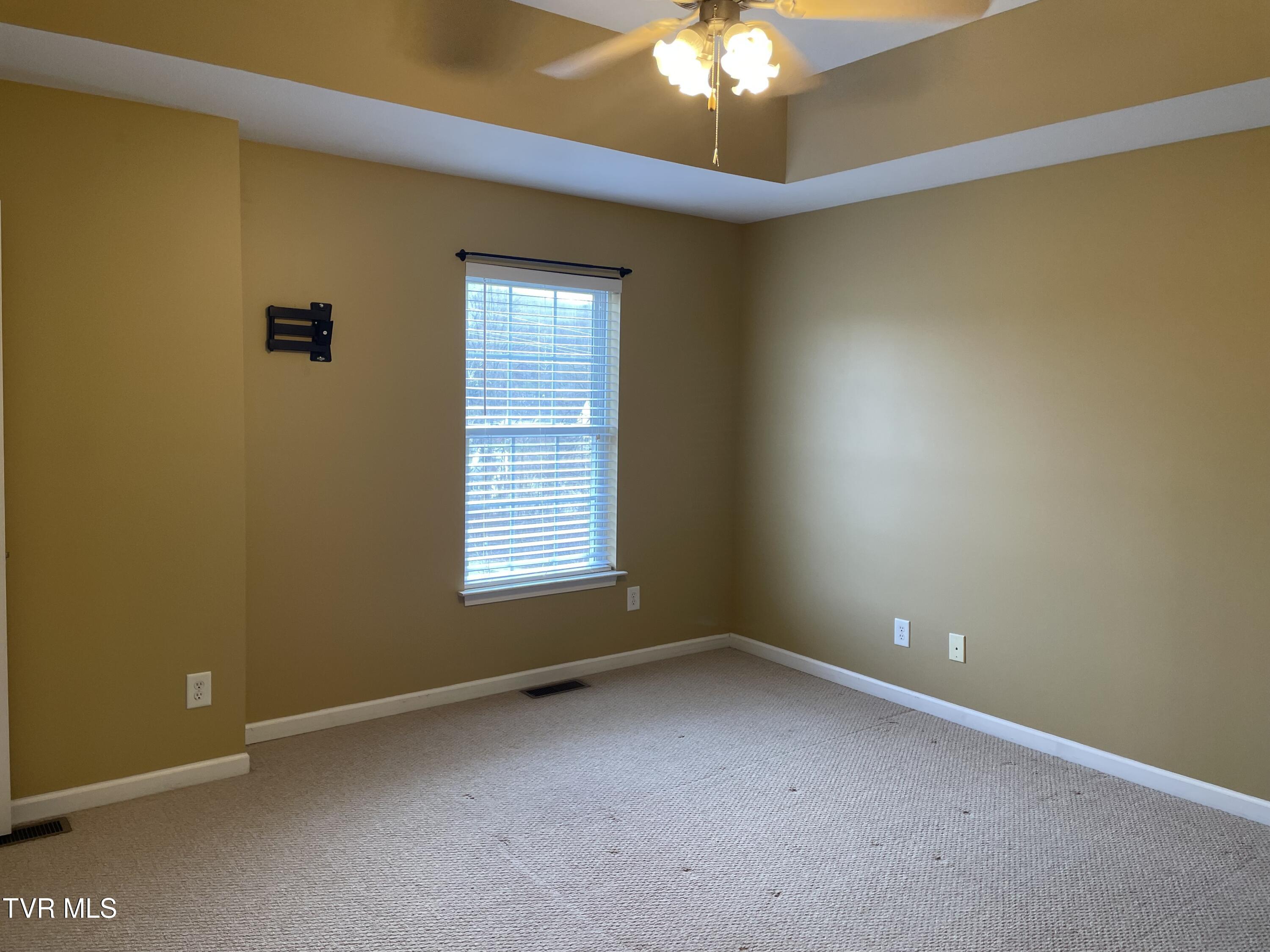 168 Montvale Road, Unit 168 Bristol, VA 24201 - Photo 20 of 26 IMG_4262 (1)