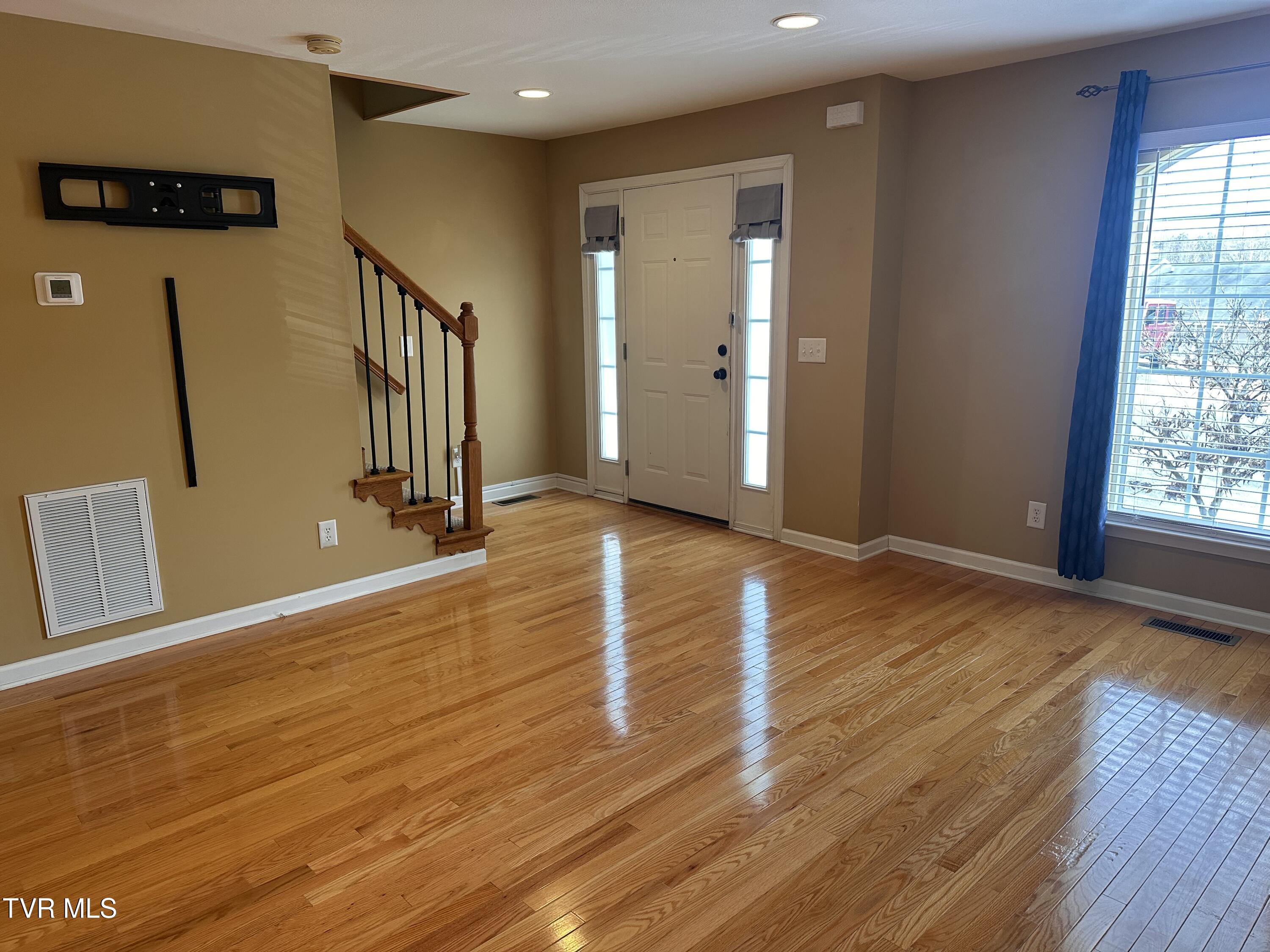 168 Montvale Road, Unit 168 Bristol, VA 24201 - Photo 5 of 26 IMG_2202