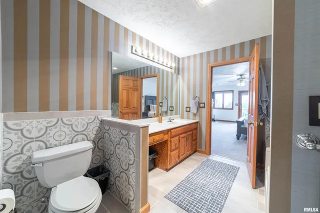 $1,025,000 | 3939 Musholt Strasse Lane, Quincy, IL 62305