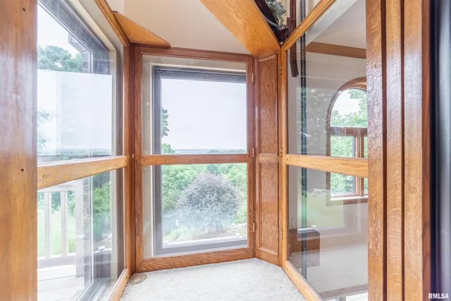 $1,025,000 | 3939 Musholt Strasse Lane, Quincy, IL 62305