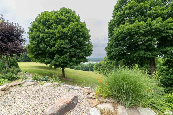 $989,000 | 3939 Musholt Strasse Lane, Quincy, IL 62305