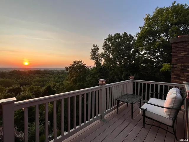 $1,025,000 | 3939 Musholt Strasse Lane, Quincy, IL 62305